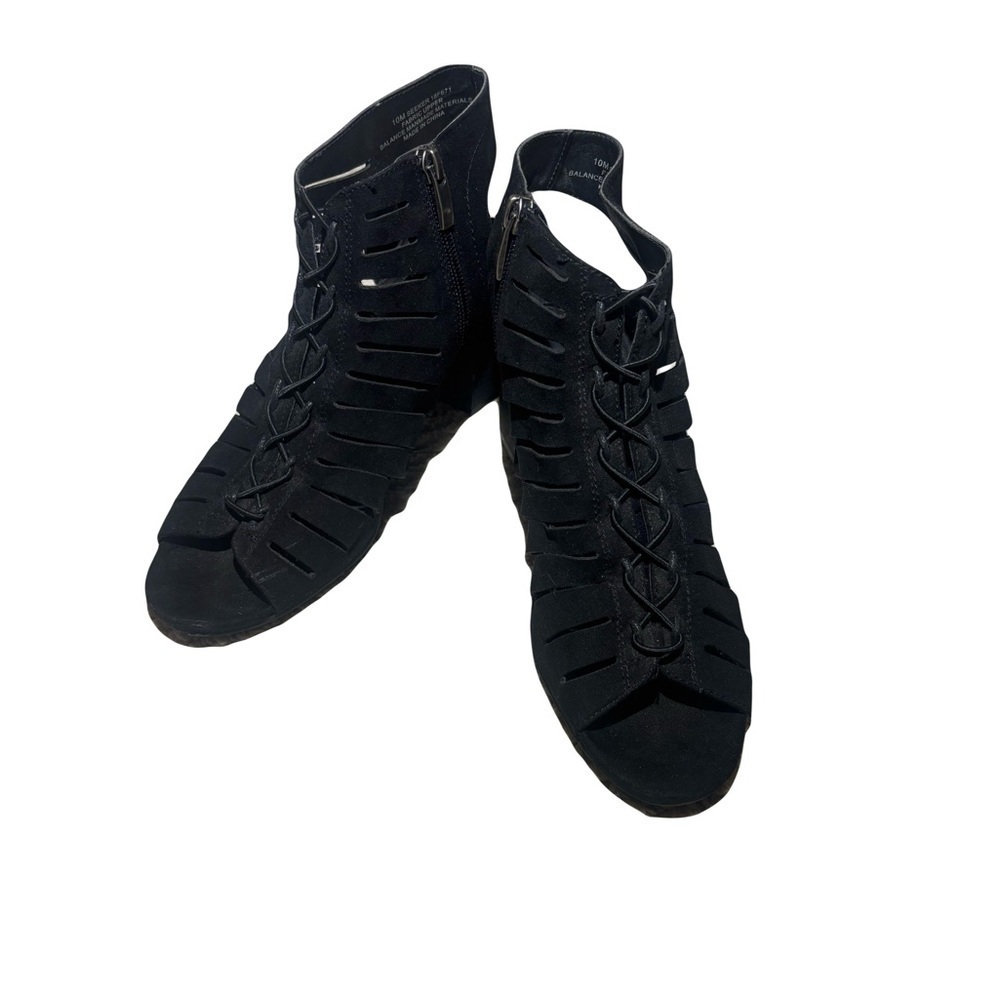 Madeline Black Women's Sandals suede Size 10M Day and Night
